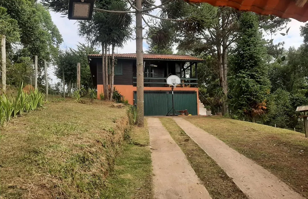 Casa de campo em Monte Verde , linda vista para montanhas-1